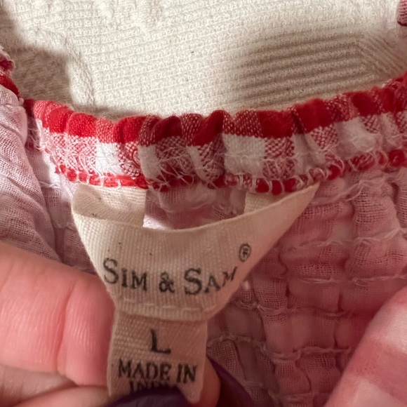 Red and white top - Picture 2 of 2